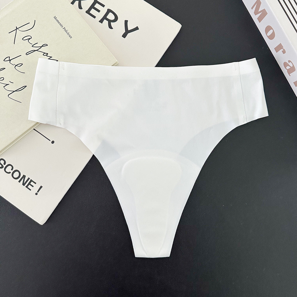 FREEDOMBEAUTY | 9385 ice silk seamless T-shaped women's underwear nude buttocks peach buttocks fitness panties sexy and anti-embarrassing