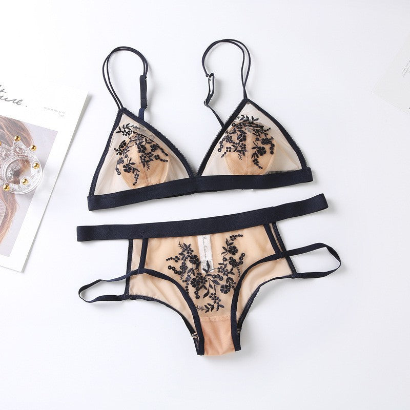 FREEDOMBEAUTY | European and American sexy mesh embroidered lace underwear ultra-thin triangular cup steel-rimless bra big chest small bra set