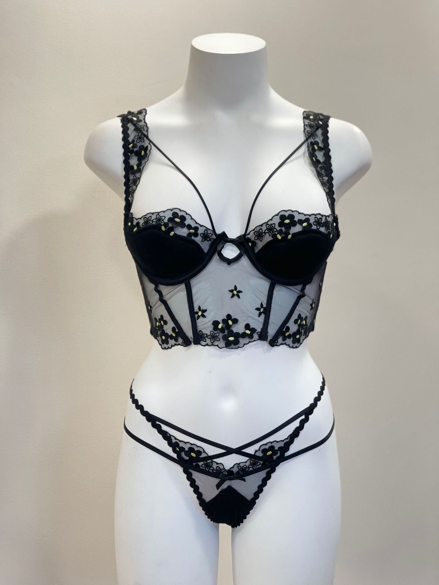 FREEDOMBEAUTY | Niche embroidered lace pure desire sultry vest underwear set thin bra sexy bra set