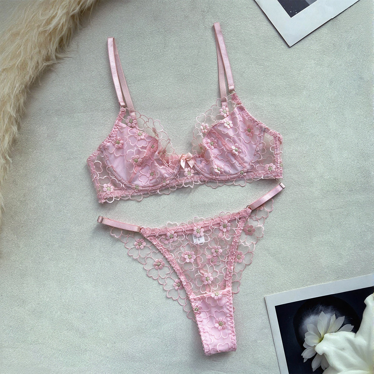 FREEDOMBEAUTY | Cross-border Flower Lace Bra Thong Set, Pure Desire Wind Two-piece Set, Wholesale Sex Underwear