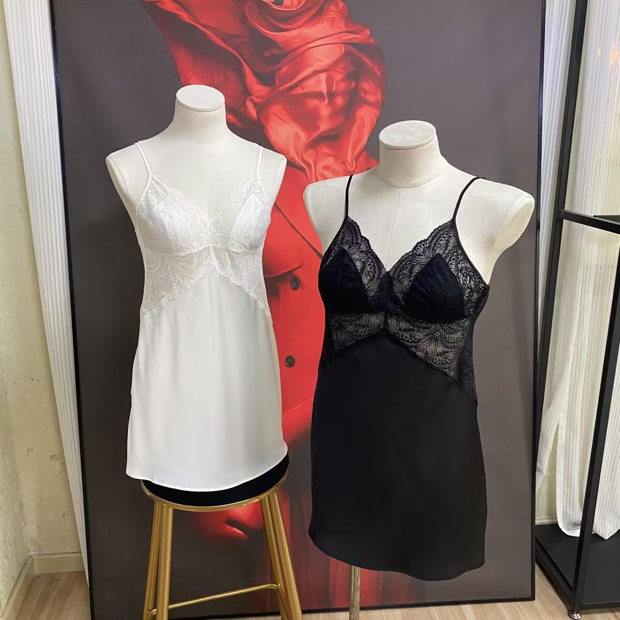 FREEDOMBEAUTY | FQ2806 Sexy Ladies Perspective Pajamas Straps Halter Lace Satin Skirt Simulation Silk V-Neck Black Comfortable