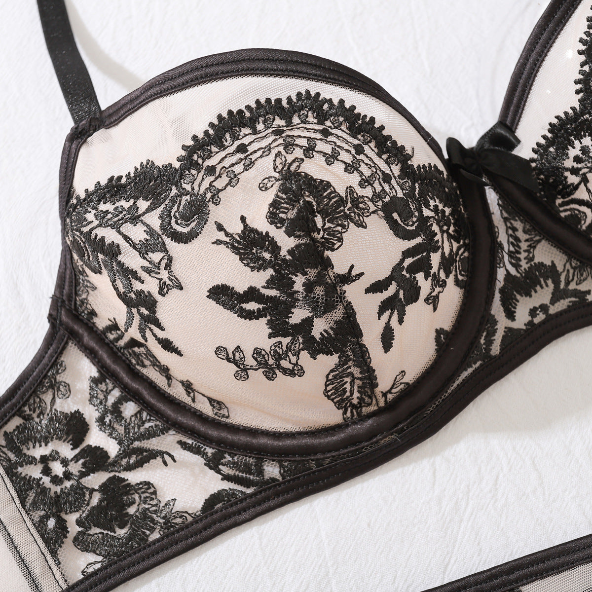 Freedombeauty | Popular lace embroidered sexy bra set wind mesh see-through lingerie panties