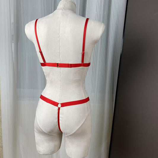 FREEDOMBEAUTY | FQ2787 neck diamond chain rose embroidery red French triangle cup hollowed out sexy low-rise T-pants women's cross-border