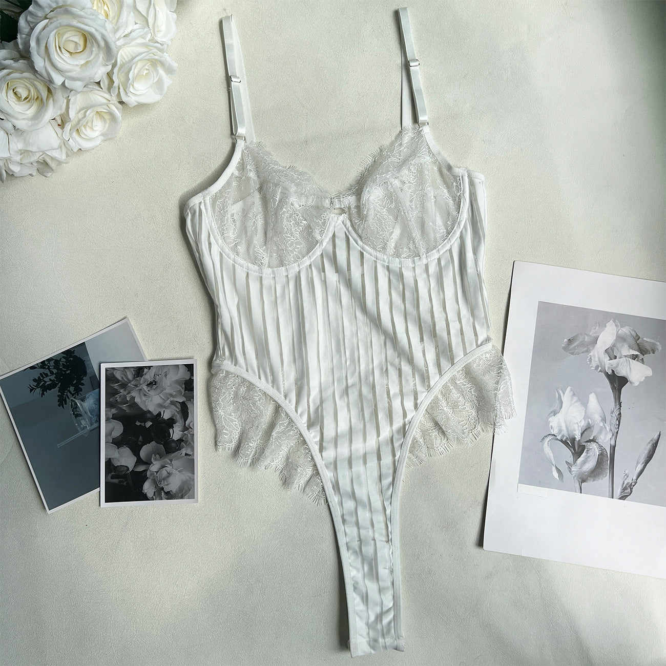 freedombeauty|Wear a bodysuit with mesh stripes and lace edges
