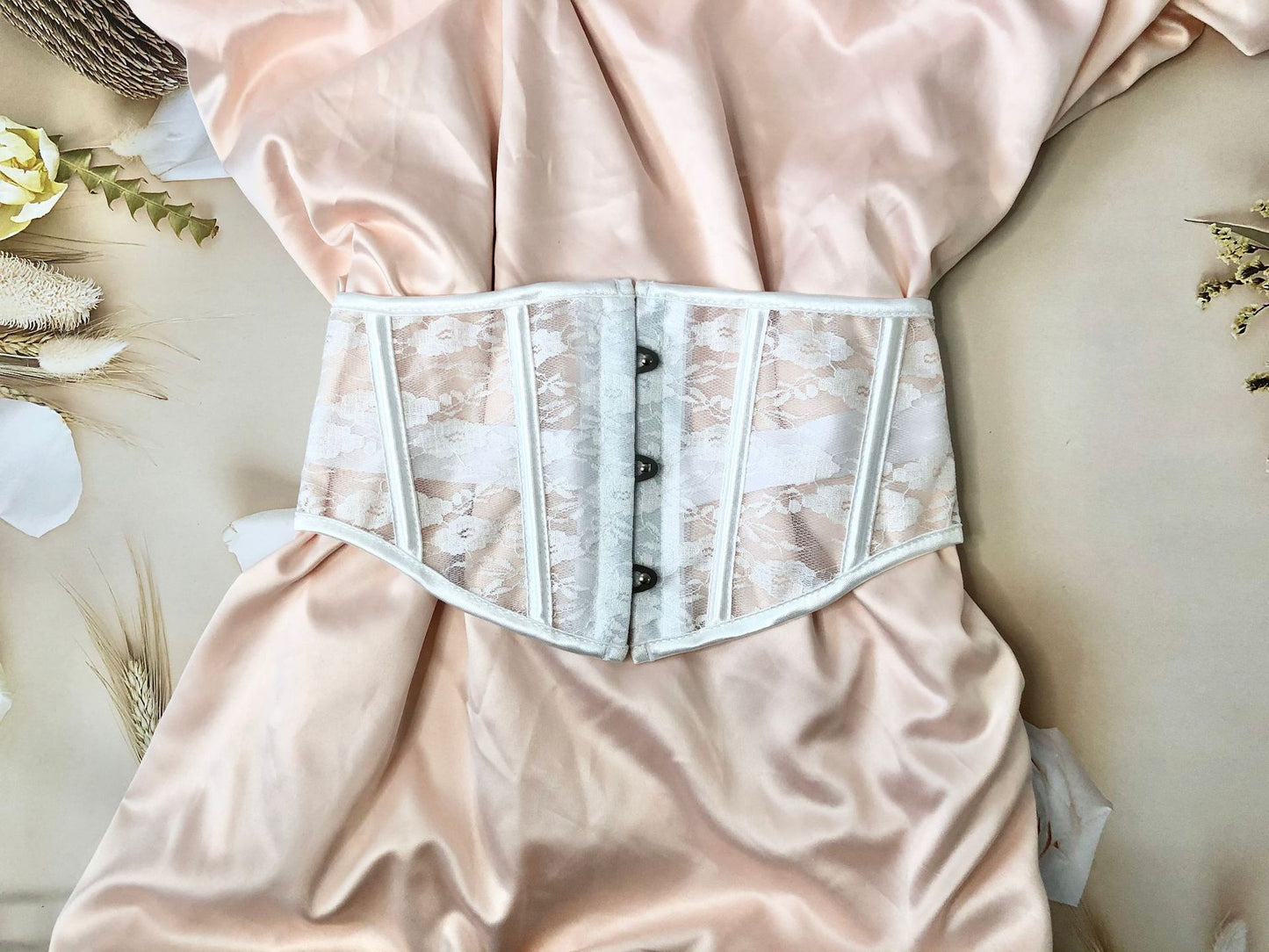 Freedombeauty | 16cm glue bone short lace mesh yarn with rear strap waist Lolita fishbone waist seal