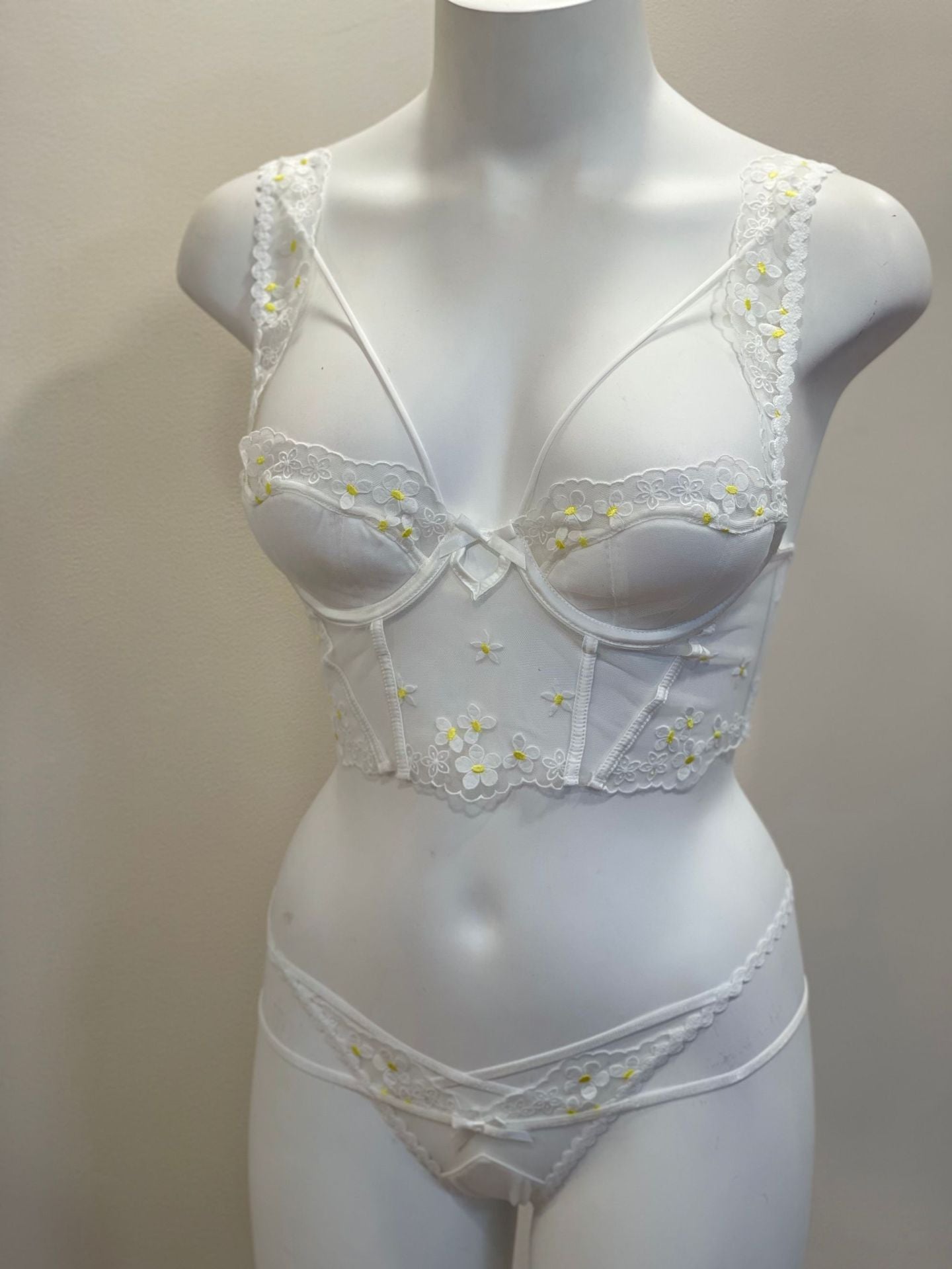 FREEDOMBEAUTY | Niche embroidered lace pure desire sultry vest underwear set thin bra sexy bra set