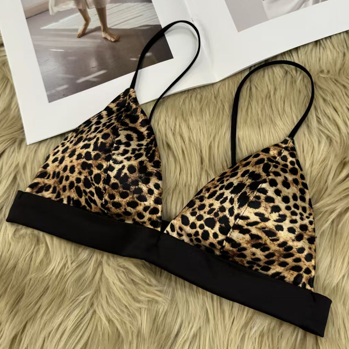FREEDOMBEAUTY | Cross-border French underwear women's summer thin shoulder strap no steel ring bra triangle cup big chest small sexy underwear