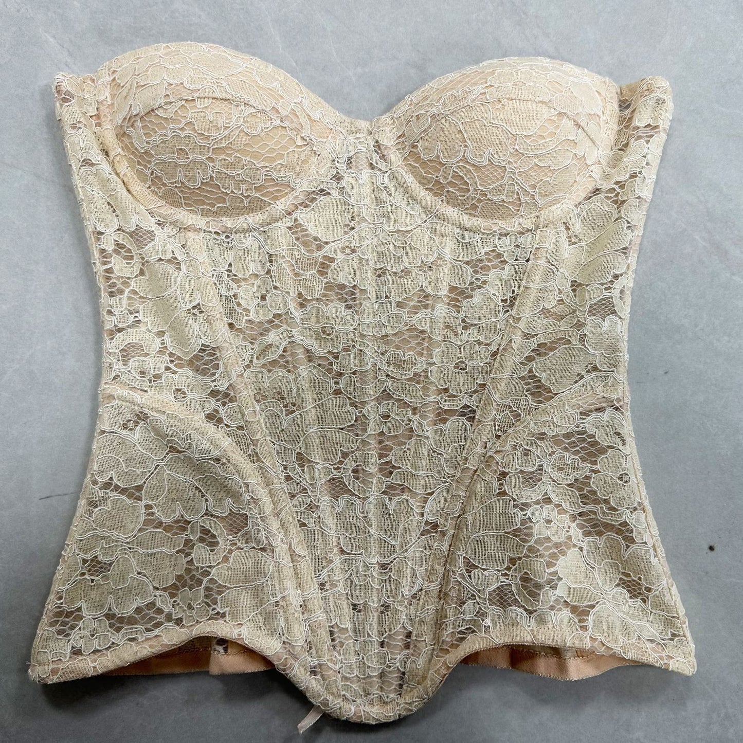 FREEDOMBEAUTY | 7026 French three-dimensional carved lace fashionable simple and versatile retro steel bra