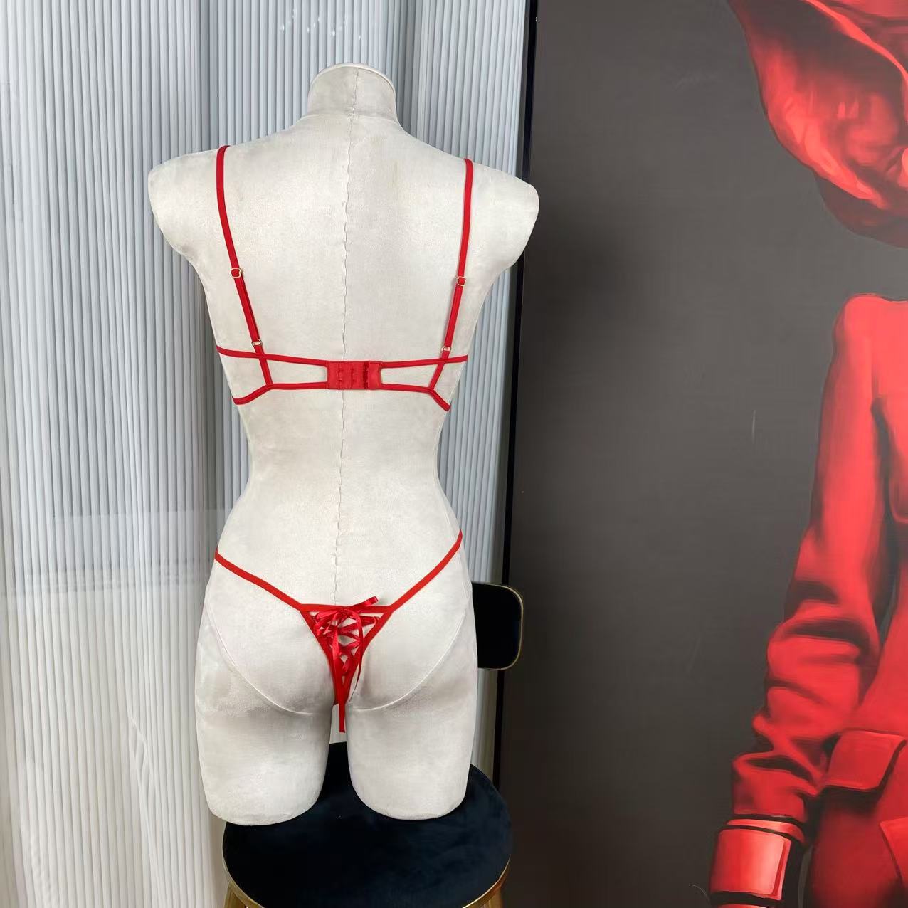 FREEDOMBEAUTY | FQ2939 Valentine's Day gift 520 steel rim milk love lace open crotch thong set