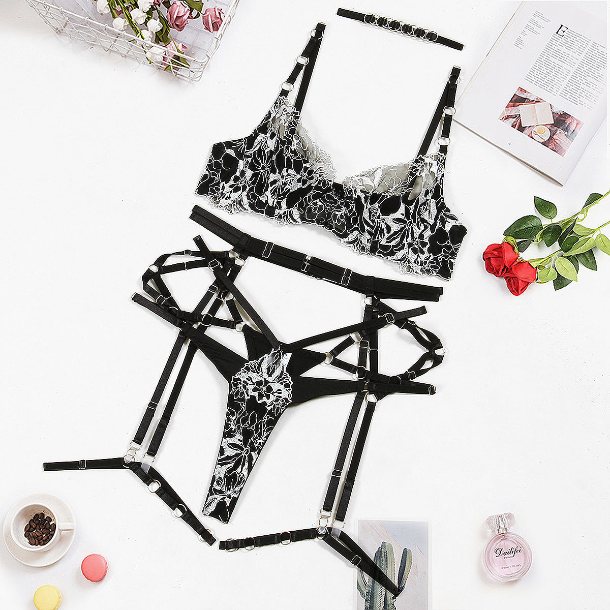 Freedombeauty | New bra complex craft embroidery mesh joint sexy hollow explosive underwear five-piece set