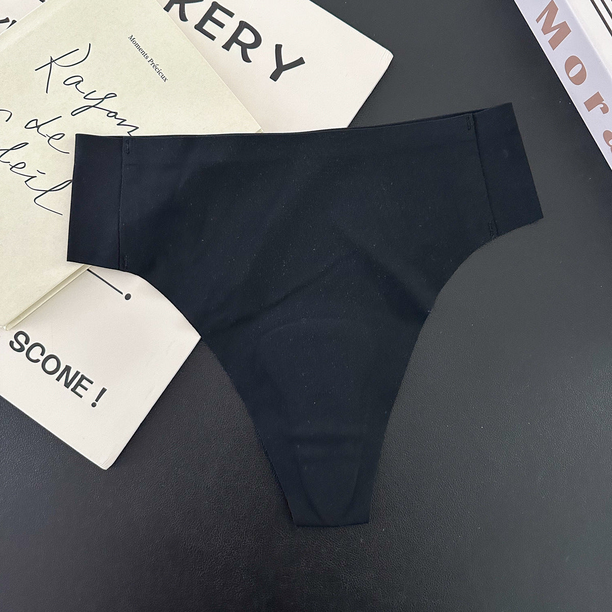 FREEDOMBEAUTY | 9385 ice silk seamless T-shaped women's underwear nude buttocks peach buttocks fitness panties sexy and anti-embarrassing