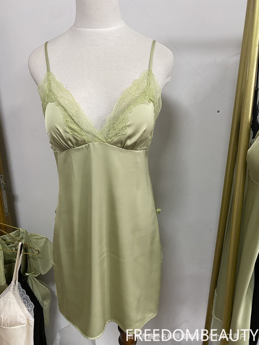 FREEDOMBEAUTY | 7077 Sexy pajamas women's summer ice silk new nude lace premium light luxury with chest pad suspender nightdress