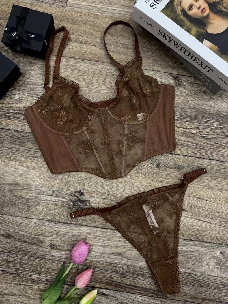 FREEDOMBEAUTY | Slim lace embroidered French underwear foreign trade sexy trousers fungus edge bra cross-border fishbone suit bra set