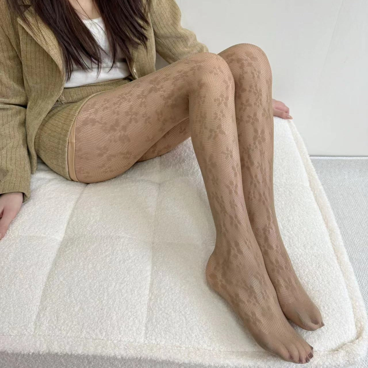 FREEDOMBEAUTY | Autumn and winter fishing net socks Japanese retro small flower jacquard coffee color anti-hook primer pantyhose stockings women