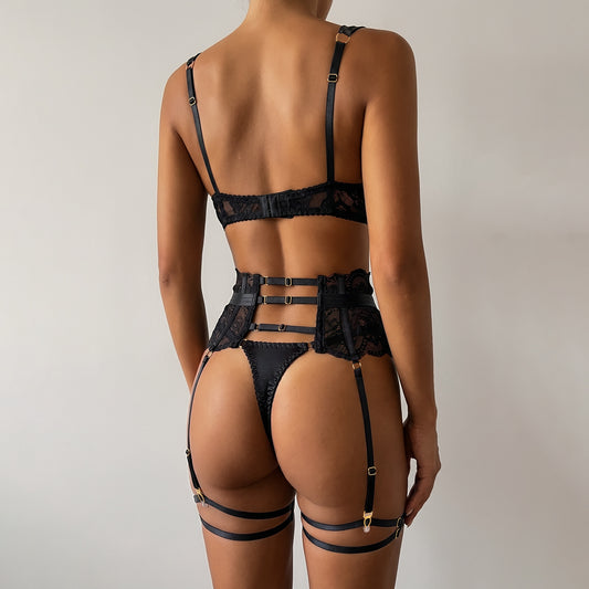 FREEDOMBEAUTY | Amazon Cross-border Sex Underwear Perspective Pack French Lace Splicing Fishbone Tie Waist Gathering Bra Four-piece Set