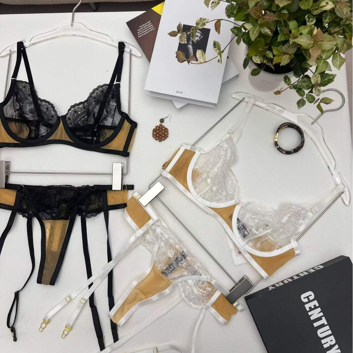 FREEDOMBEAUTY | European and American lace embroidered underwear ultra-thin large breasts show small anti-sagging gathering bra garter belt three-piece bra