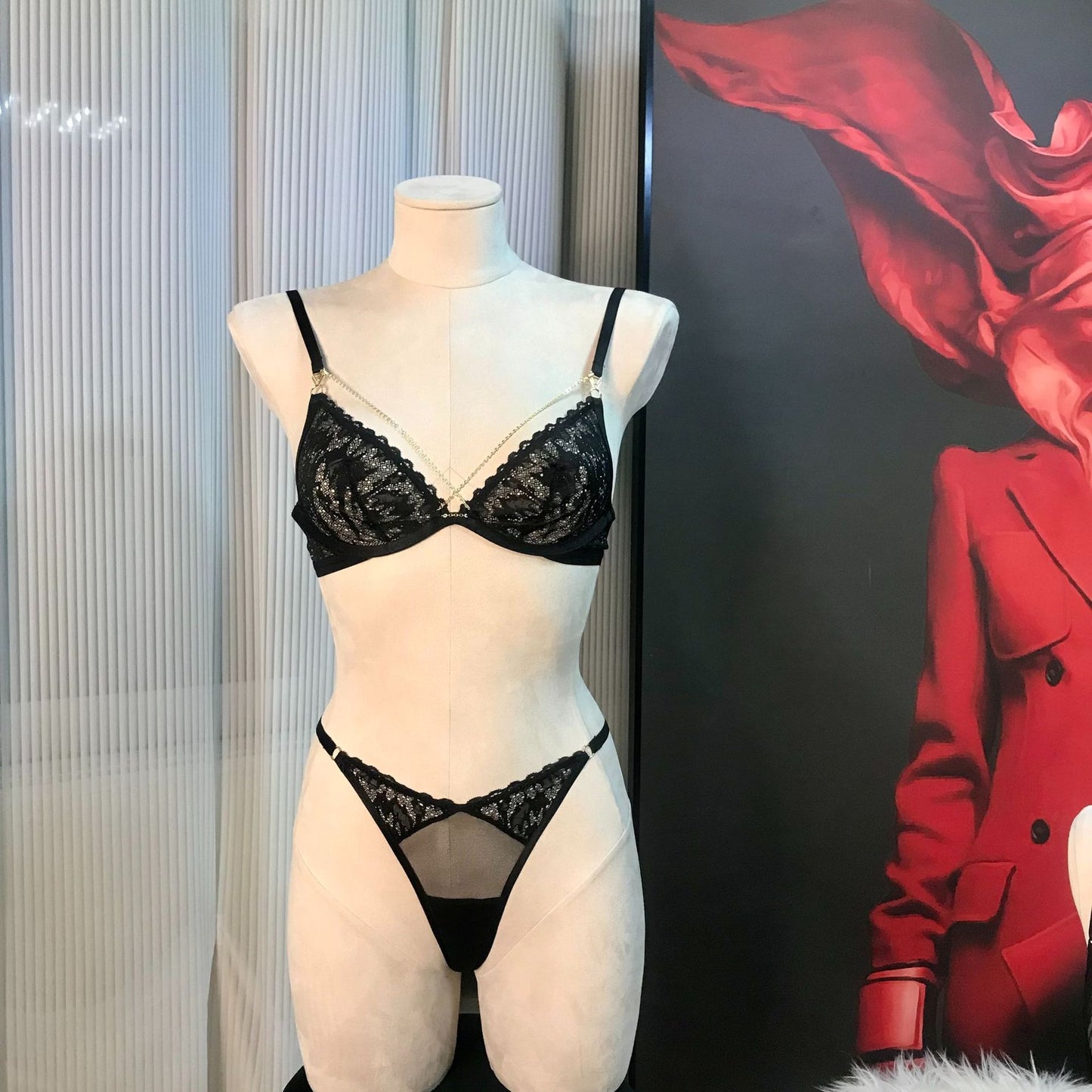 Freedombeauty | FQ2852 French lace triangle cup soft steel rim perspective chain bra thong garter black lingerie