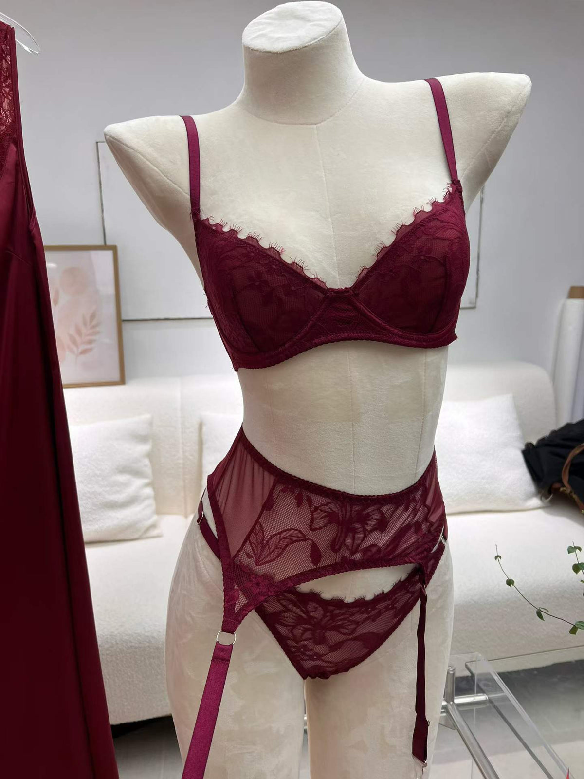 FREEDOMBEAUTY | Cross-border sexy lace underwear ultra-thin steel ring anti-sagging bra gathering bra set garter three-piece set