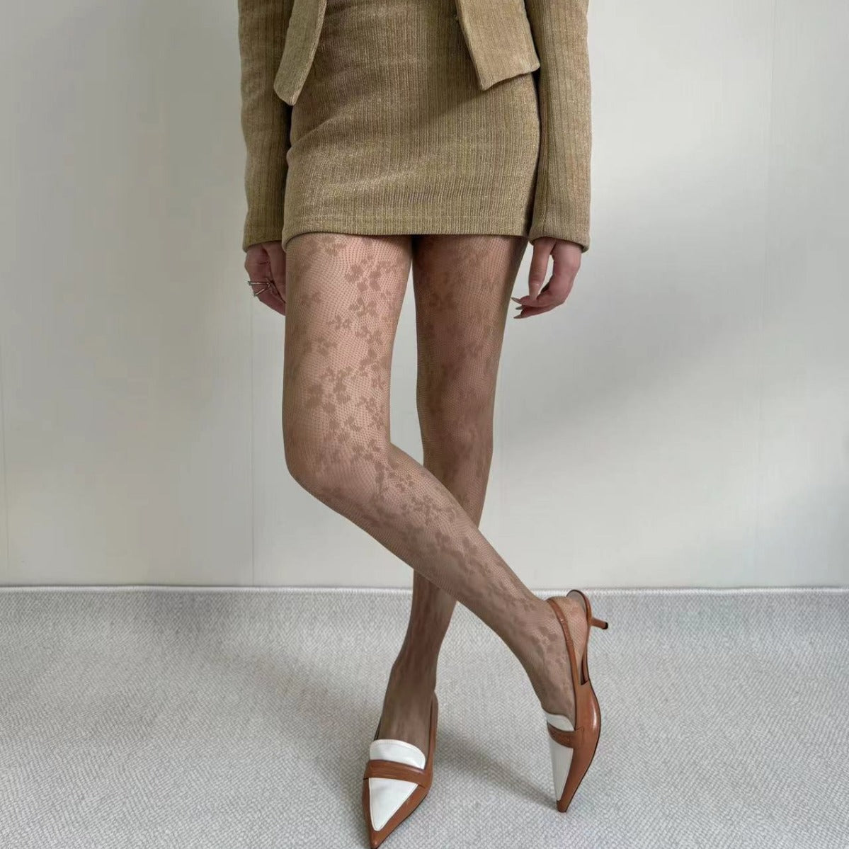 FREEDOMBEAUTY | Autumn and winter fishing net socks Japanese retro small flower jacquard coffee color anti-hook primer pantyhose stockings women