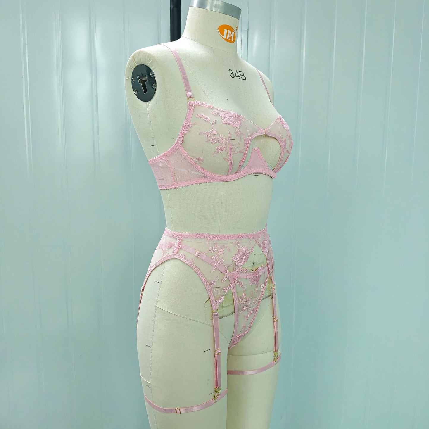 FREEDOMBEAUTY | European and American cross-border foreign trade new pink exquisite flower embroidered women's clothing with steel ring waist seal garter belt bra set