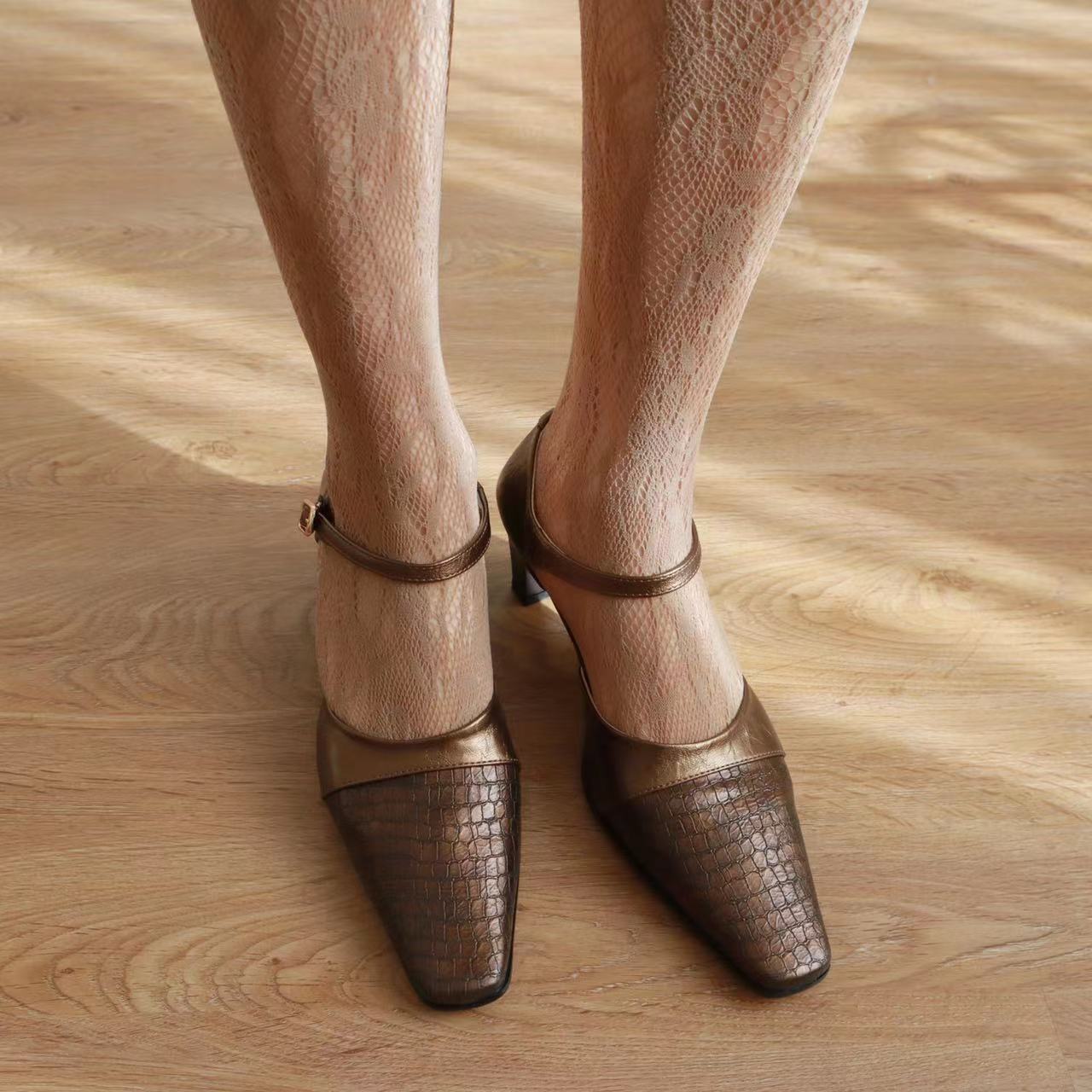 FREEDOMBEAUTY | Spring/Summer 2024 New Vintage French Flower Rose Bouquet Coffee Mesh Socks Jacquard Pantyhose Hollow Brown