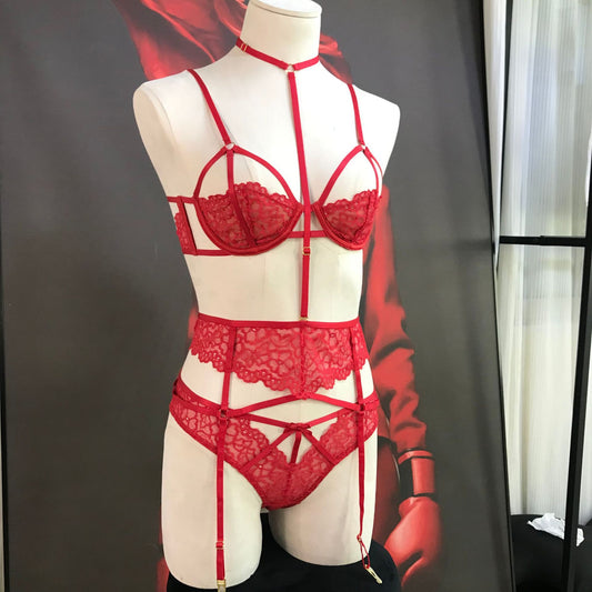 FREEDOMBEAUTY | FQ2770M205 Valentine's Day red lace steel rim double-layer bra neck garter belt low-rise briefs set