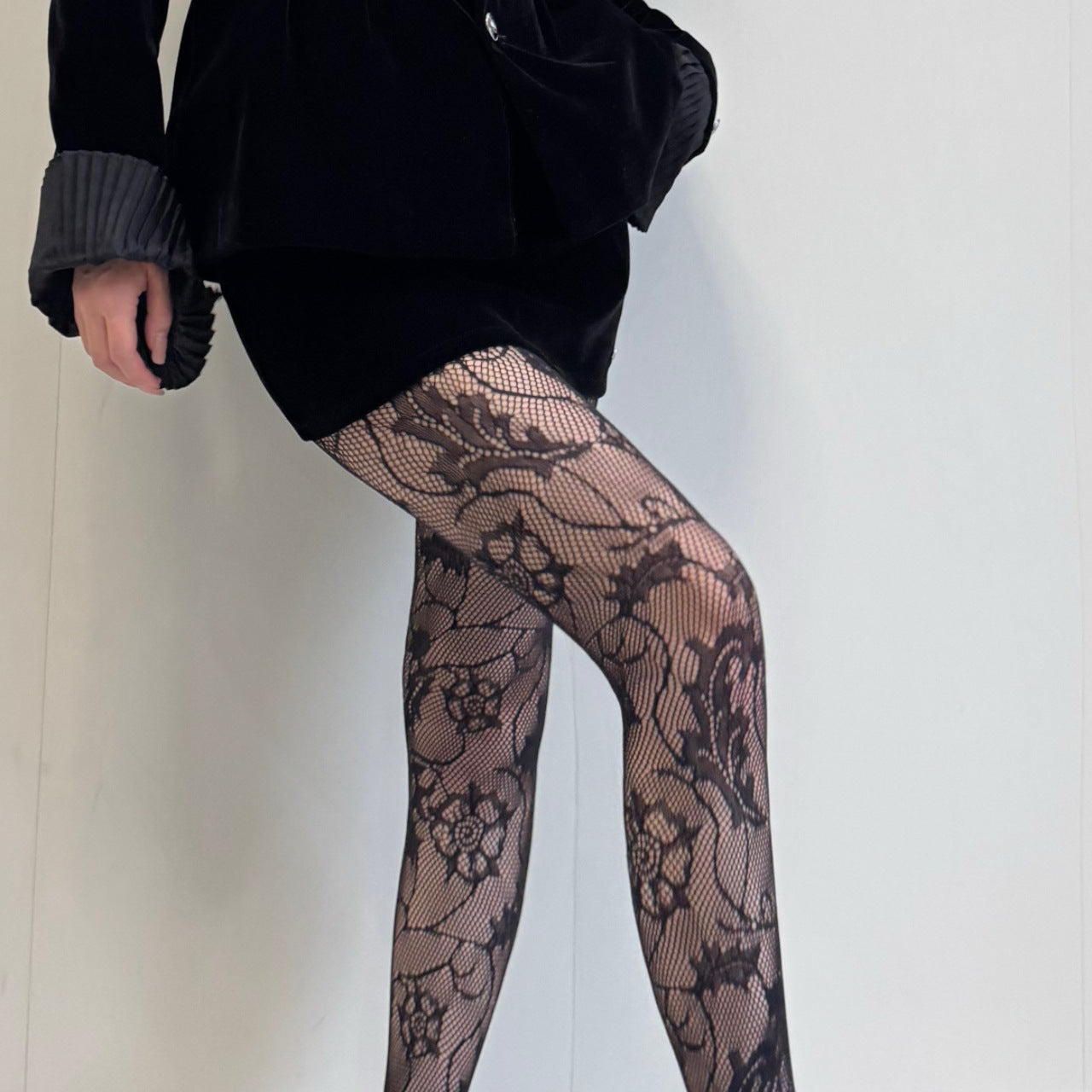 FREEDOMBEAUTY | New French romantic flower vine wound lace net socks fishing net socks pure desire wind white silk anti-hook bottom pantyhose