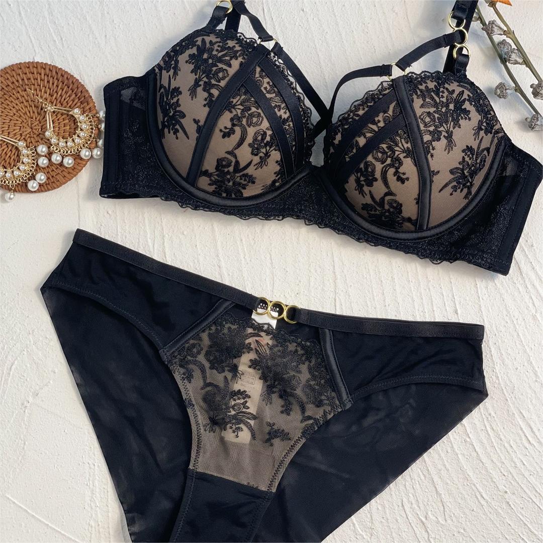 FREEDOMBEAUTY | Foreign trade sexy straps cross breast underwear push up gathering underwear big chest anti-sagging lace bra set