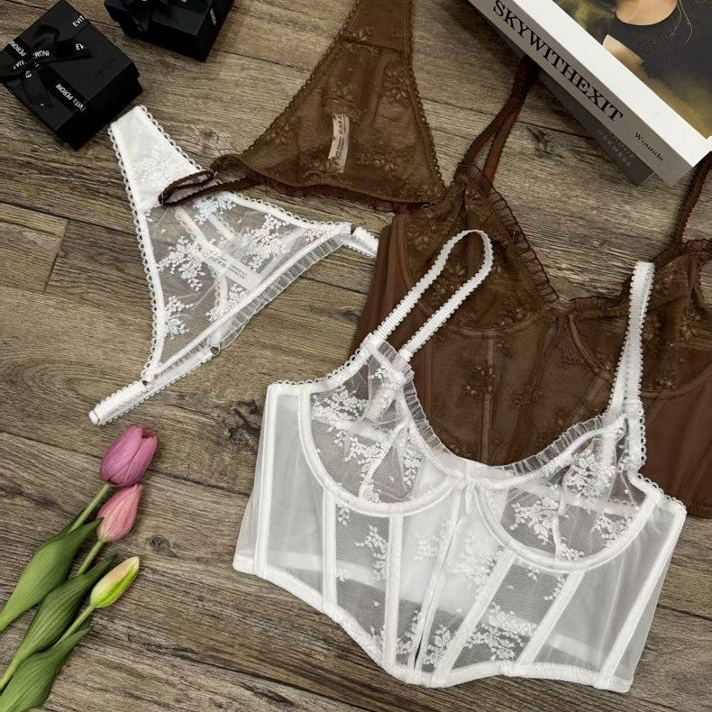 FREEDOMBEAUTY | Slim lace embroidered French underwear foreign trade sexy trousers fungus edge bra cross-border fishbone suit bra set