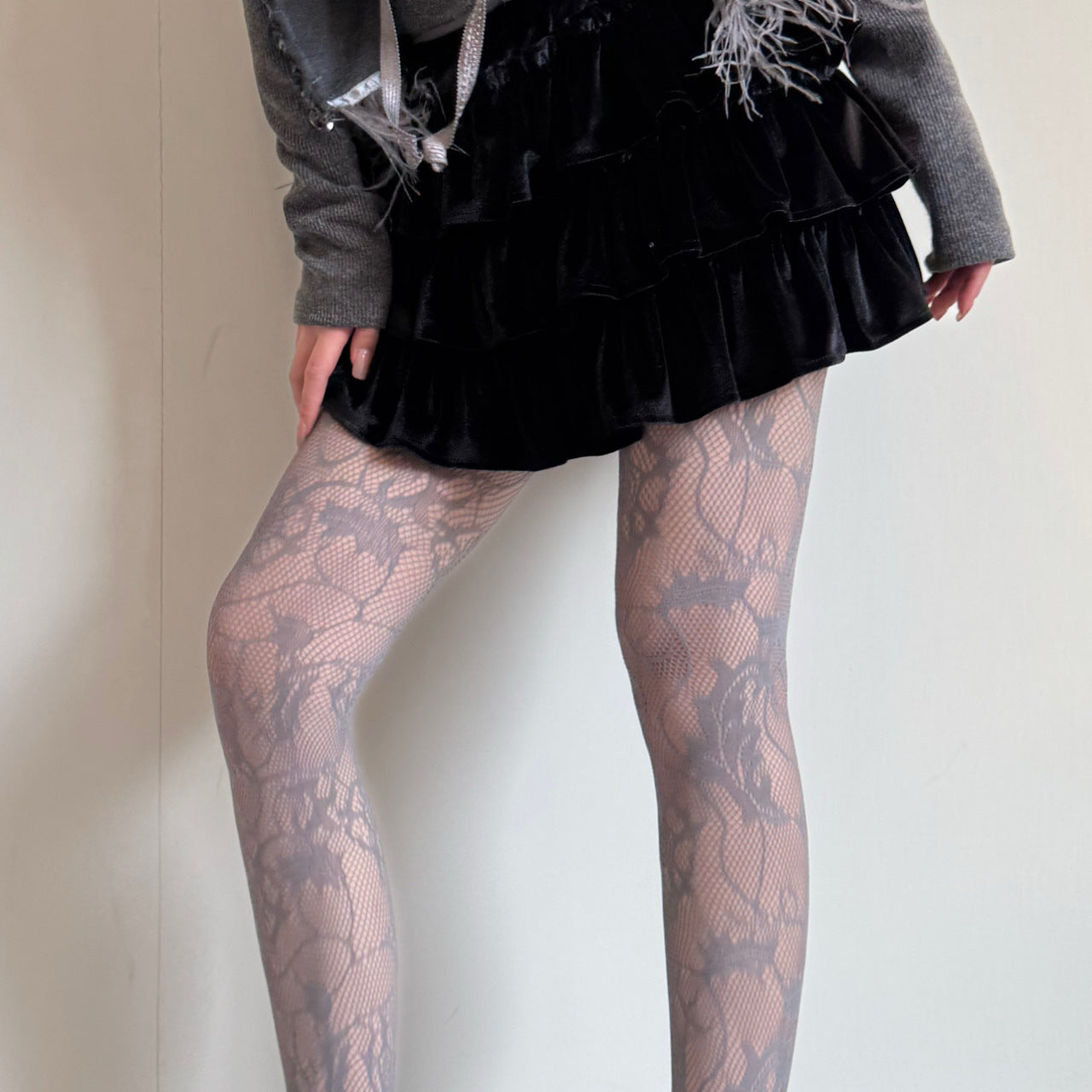 FREEDOMBEAUTY | New French romantic flower vine wound lace net socks fishing net socks pure desire wind white silk anti-hook bottom pantyhose