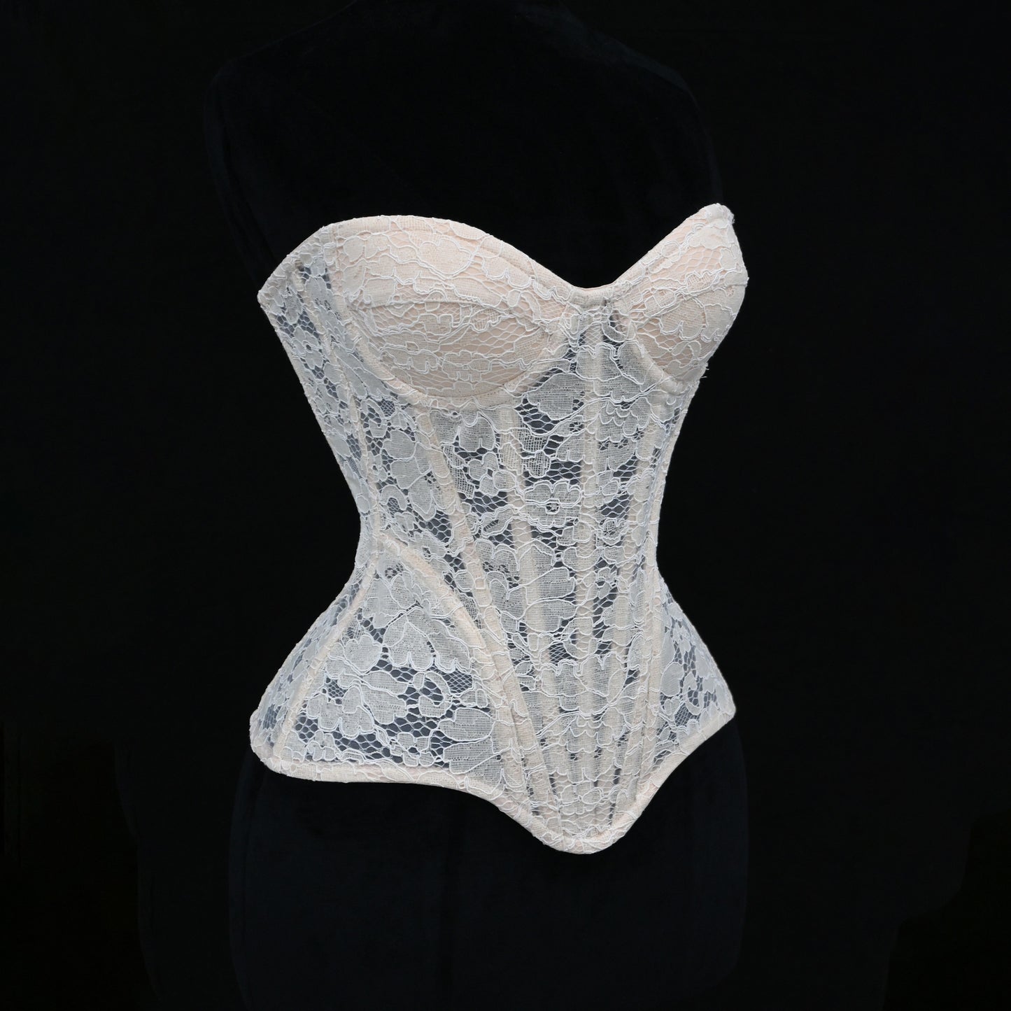 FREEDOMBEAUTY | 7026 French three-dimensional carved lace fashionable simple and versatile retro steel bra