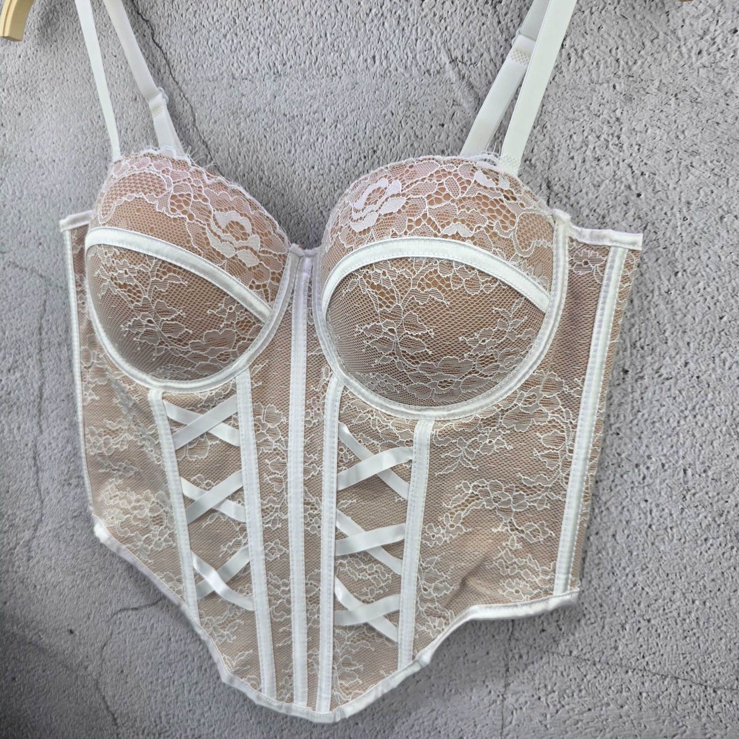 FREEDOMBEAUTY | 2025 new high-end sexy babes slim and thin lace suspender vest women's outer wear underwear tube top trend