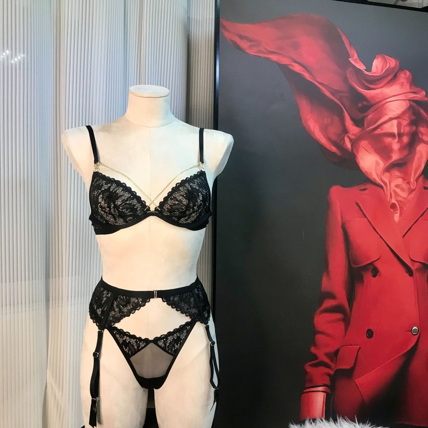 Freedombeauty | FQ2852 French lace triangle cup soft steel rim perspective chain bra thong garter black lingerie