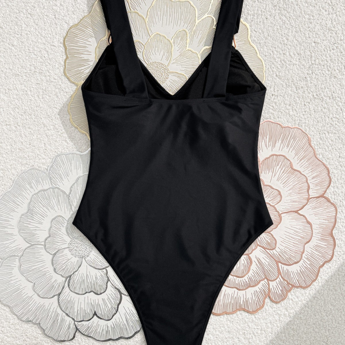 FREEDOMBEAUTY | Suspender one-piece swimsuit women's 2026 new sexy AliExpress Amazon metal element solid color swimsuit