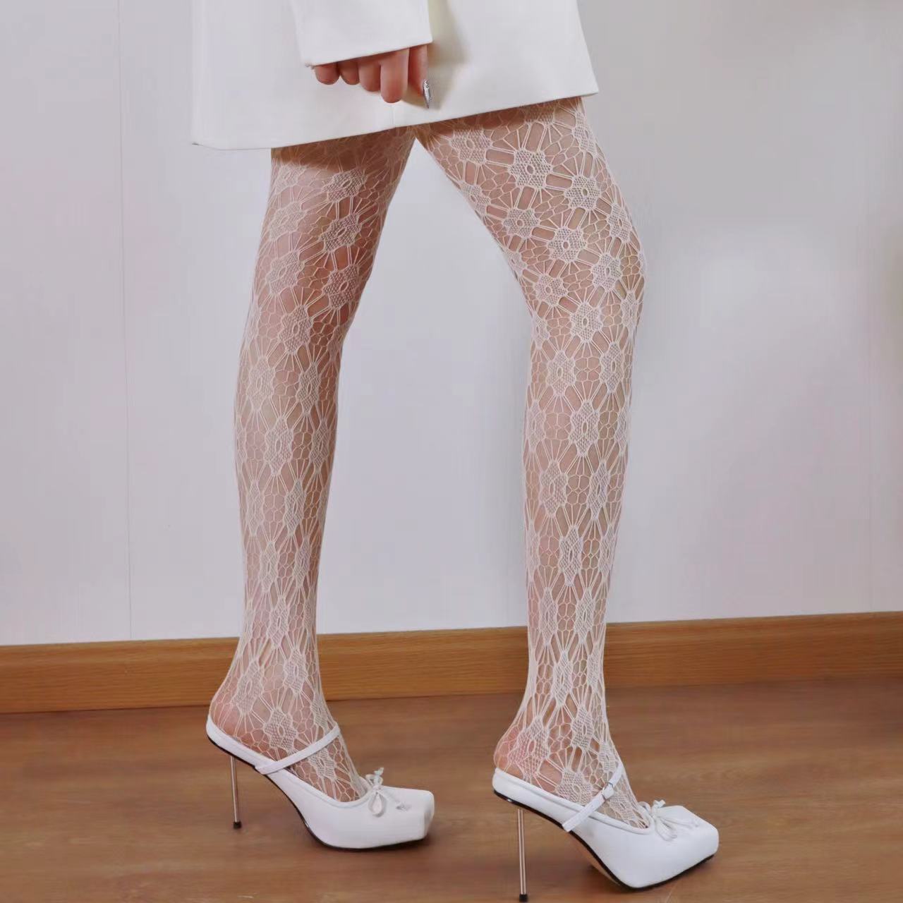 FREEDOMBEAUTY | Spring and summer new cherry blossom rhombus grid net socks Japanese sweet girl bottom stockings fishing net socks thin pantyhose women