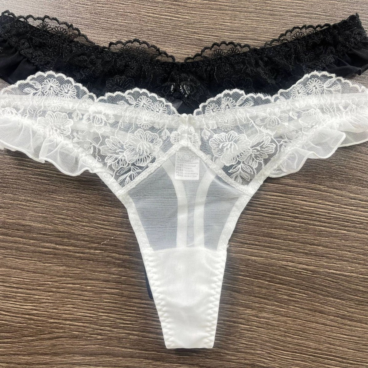 FREEDOMBEAUTY | New ultra-thin underwear French pure desire hollow lace embroidered fishbone garment garter sexy mesh bra set