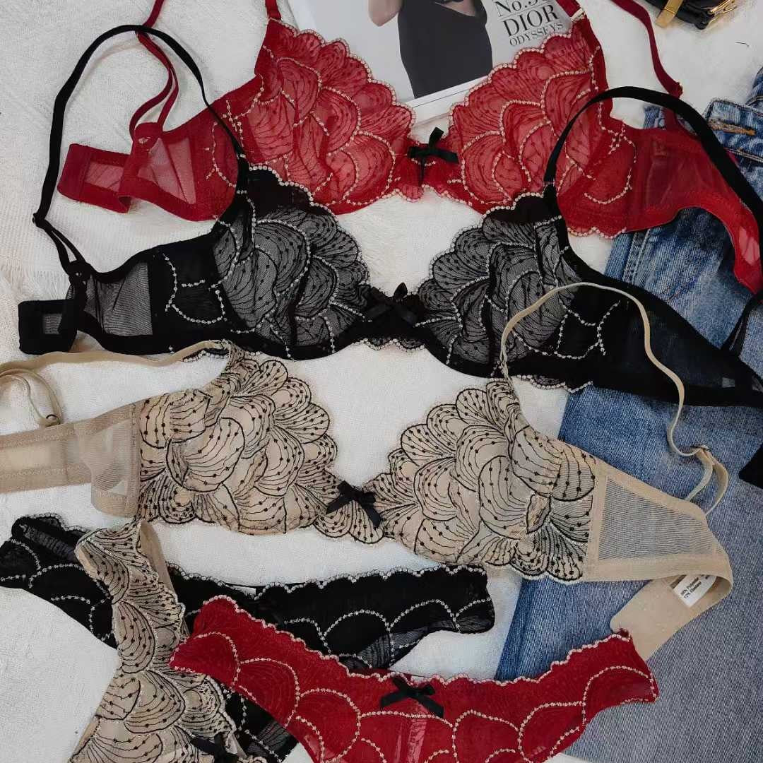 FREEDOMBEAUTY | Cross-border sexy Phnom Penh lace underwear ultra-thin chest display small steel ring anti-sagging gathering bra set Sexy Bra