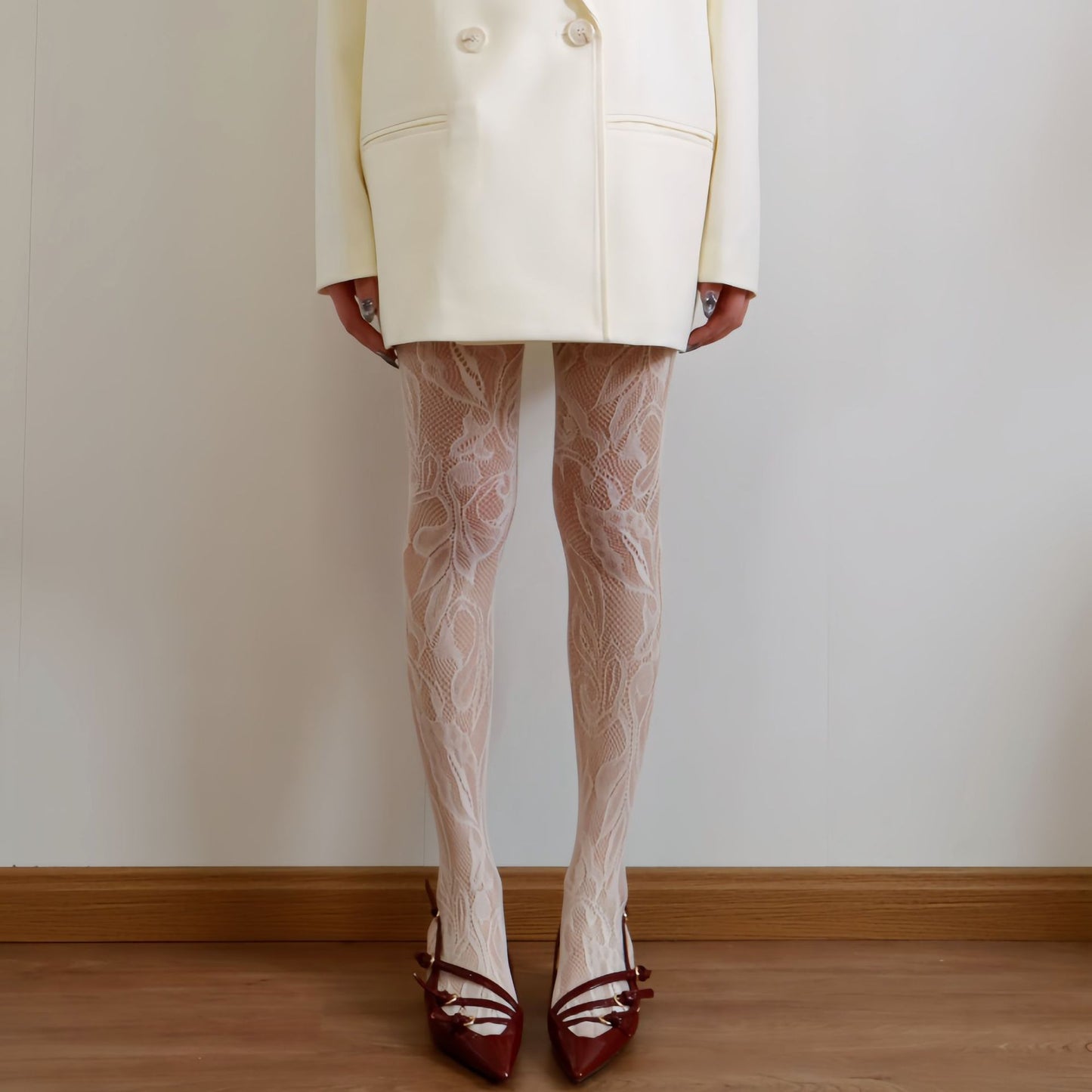 FREEDOMBEAUTY | Autumn and winter new French elegant plant flower fishing net socks pure white stockings anti-hook stockings bottoms pantyhose