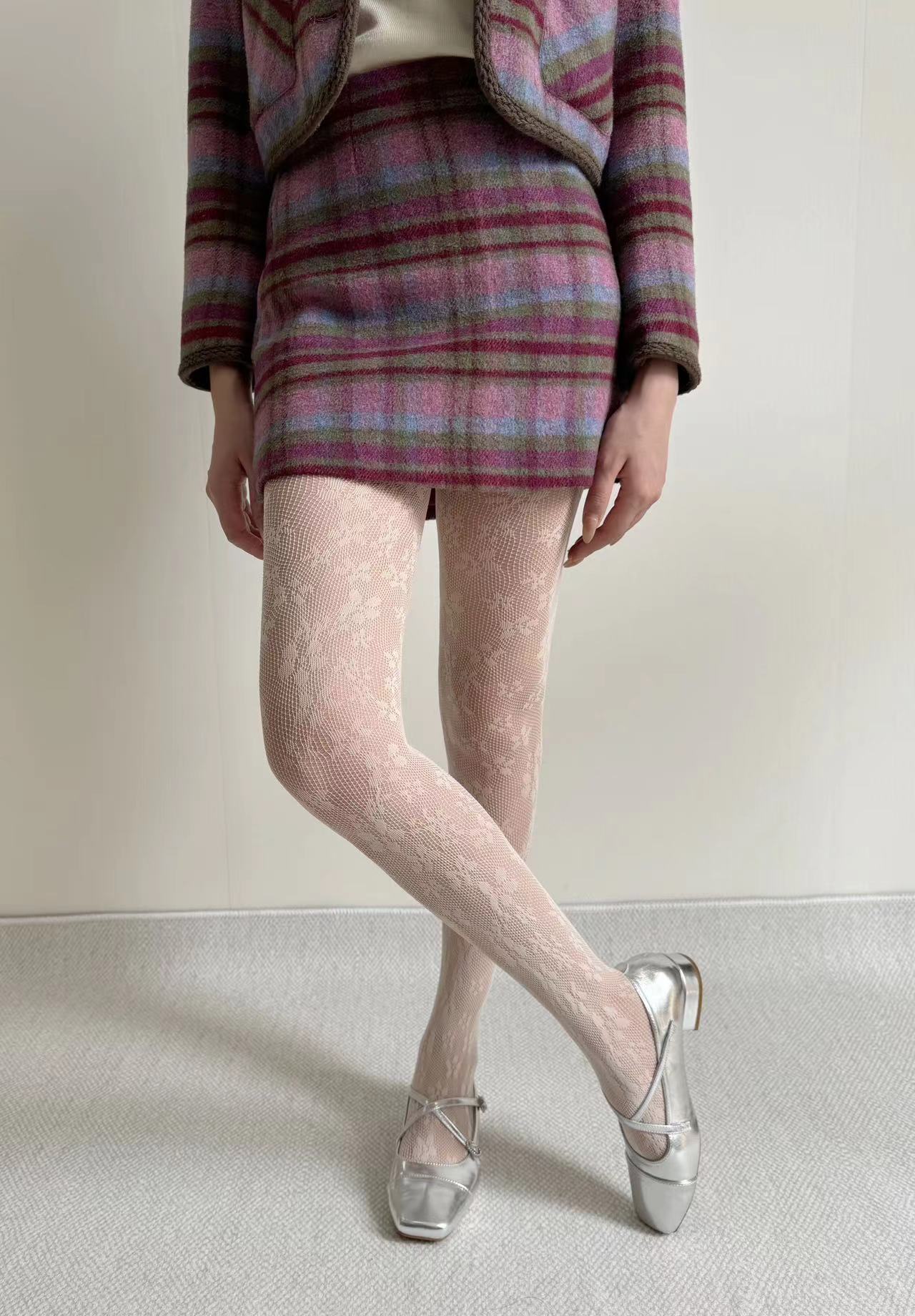 FREEDOMBEAUTY | Autumn and winter fishing net socks Japanese retro small flower jacquard coffee color anti-hook primer pantyhose stockings women