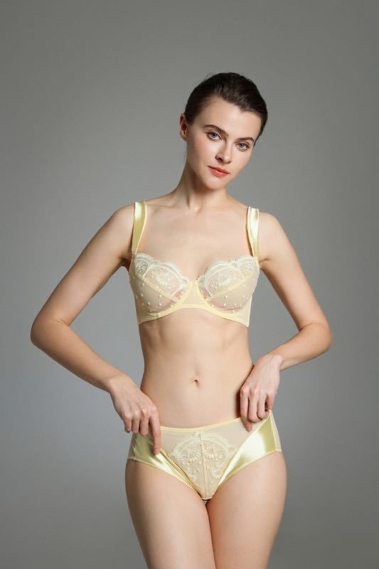 FREEDOMBEAUTY | New pure desire lace satin ultra-thin underwear with large breasts and small soft steel ring anti-sagging gathering bra set
