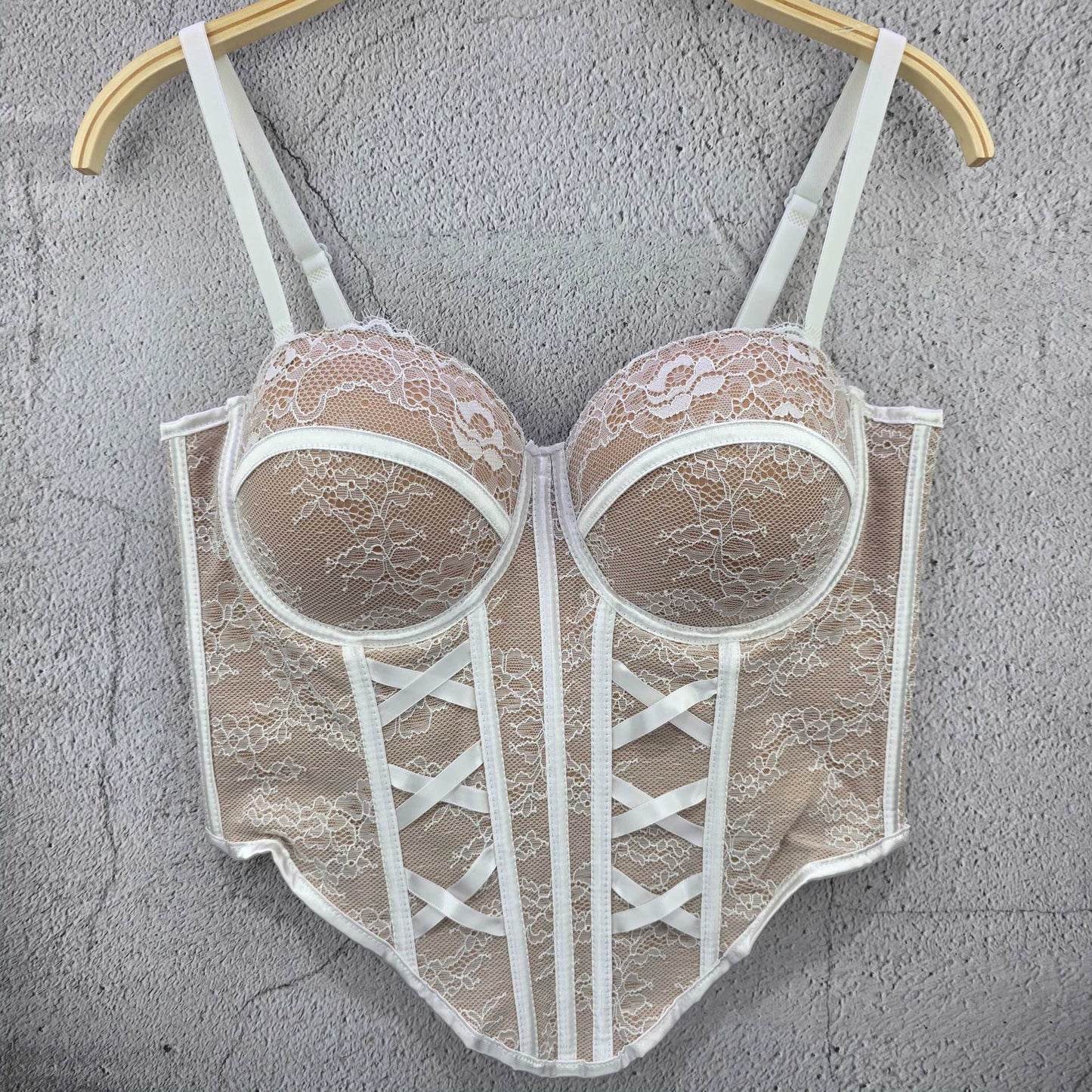 FREEDOMBEAUTY | 2025 new high-end sexy babes slim and thin lace suspender vest women's outer wear underwear tube top trend