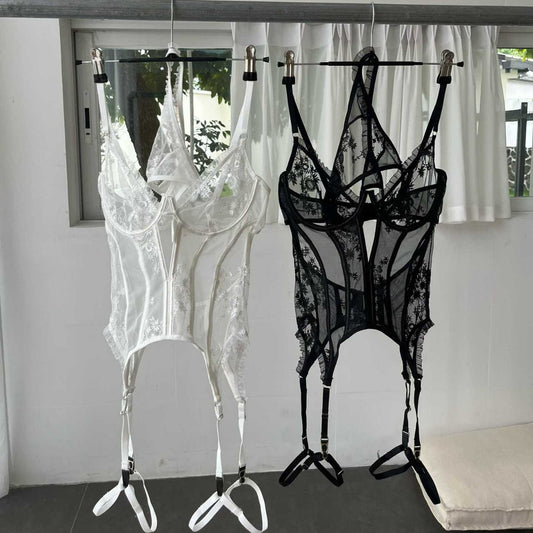 FREEDOMBEAUTY | Foreign trade underwear new European and American sexy embroidery micro-sculpting lace onesie garment, garter, bra set Lingerie