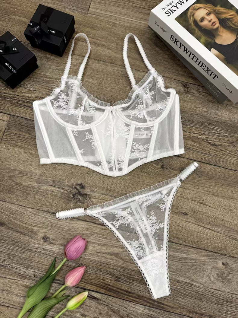 FREEDOMBEAUTY | Slim lace embroidered French underwear foreign trade sexy trousers fungus edge bra cross-border fishbone suit bra set