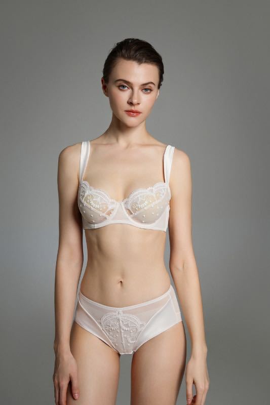 FREEDOMBEAUTY | New pure desire lace satin ultra-thin underwear with large breasts and small soft steel ring anti-sagging gathering bra set