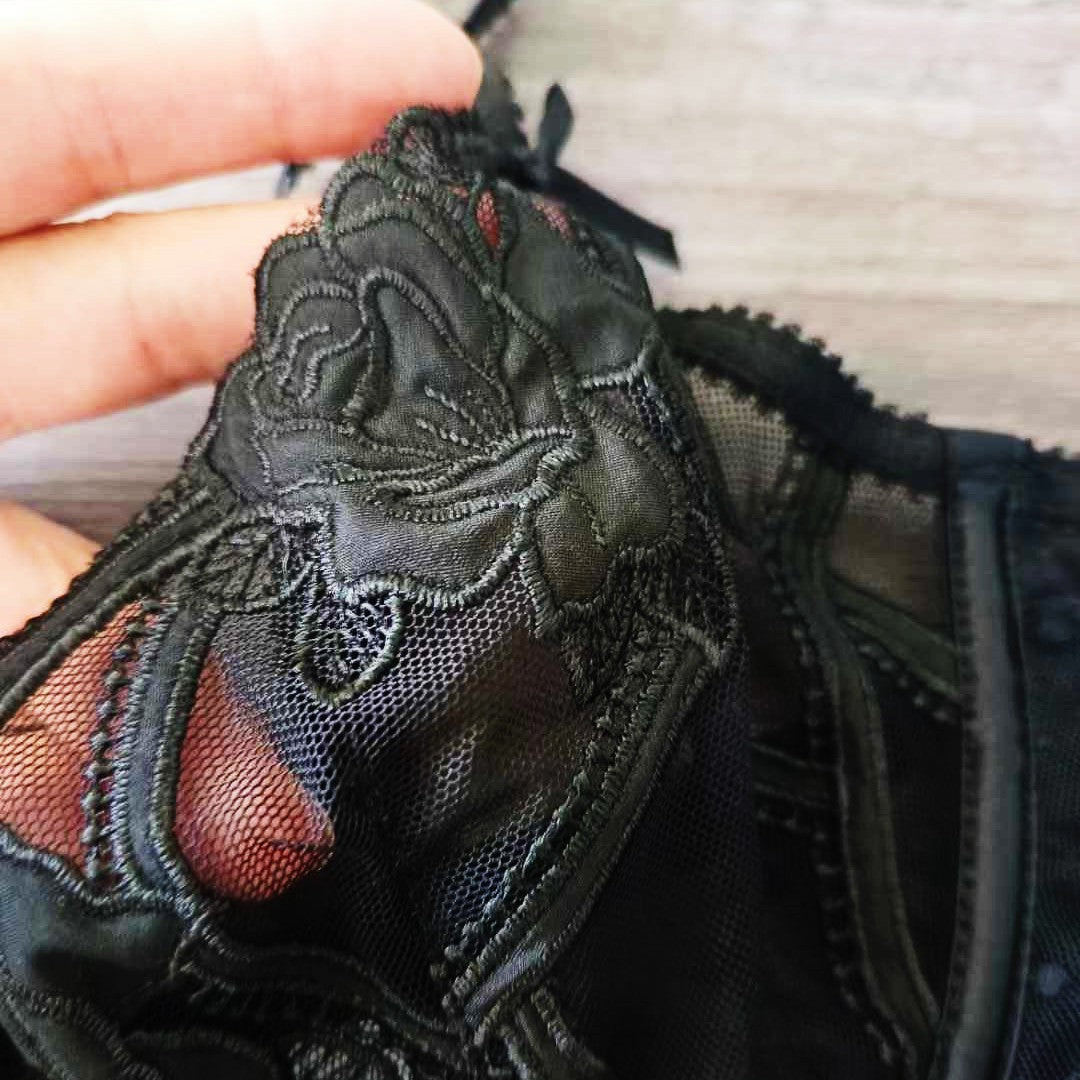 FREEDOMBEAUTY | French rose-embroidered lace underwear ultra-thin sexy spongless bra foreign trade trousers bra set bra