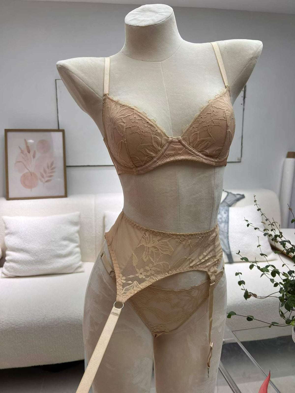 FREEDOMBEAUTY | Cross-border sexy lace underwear ultra-thin steel ring anti-sagging bra gathering bra set garter three-piece set