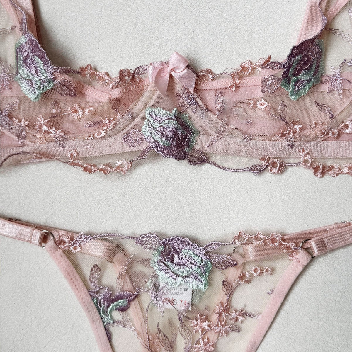 FREEDOMBEAUTY | European and American popular pink girl pure desire sexy high-end erotic underwear half tray comfortable steel ring gathering bra set