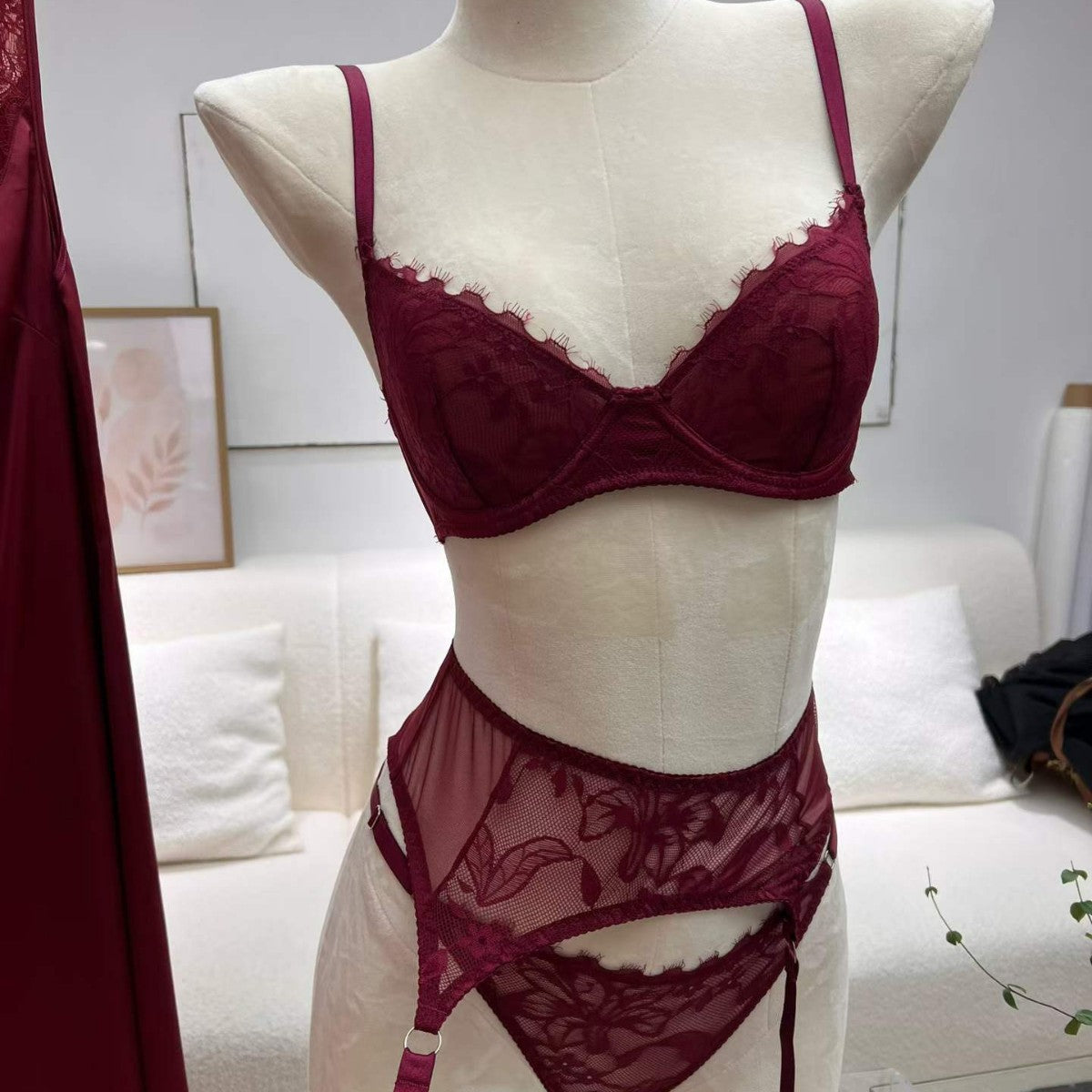 FREEDOMBEAUTY | Cross-border sexy lace underwear ultra-thin steel ring anti-sagging bra gathering bra set garter three-piece set