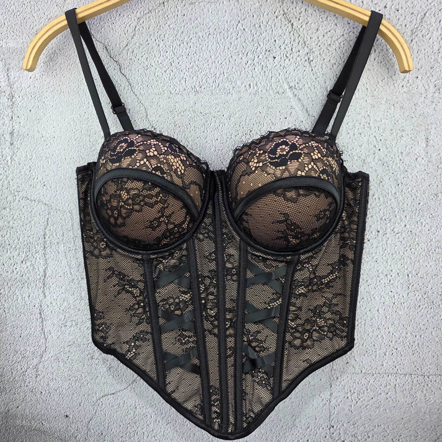 FREEDOMBEAUTY | 2025 new high-end sexy babes slim and thin lace suspender vest women's outer wear underwear tube top trend