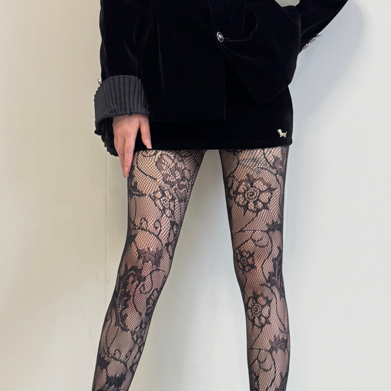 FREEDOMBEAUTY | New French romantic flower vine wound lace net socks fishing net socks pure desire wind white silk anti-hook bottom pantyhose